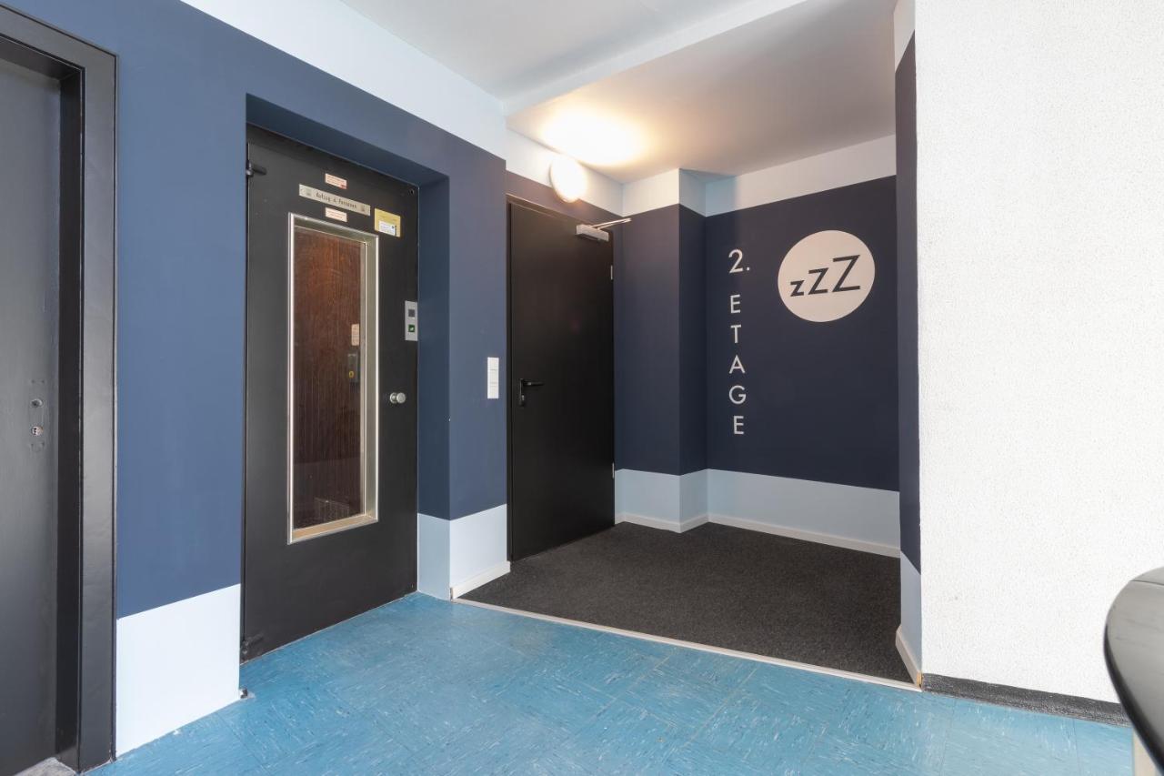 Zzzpace Smart-Hotel Bielefeld Zentrum Buitenkant foto