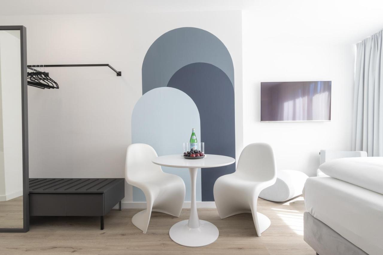 Zzzpace Smart-Hotel Bielefeld Zentrum Buitenkant foto