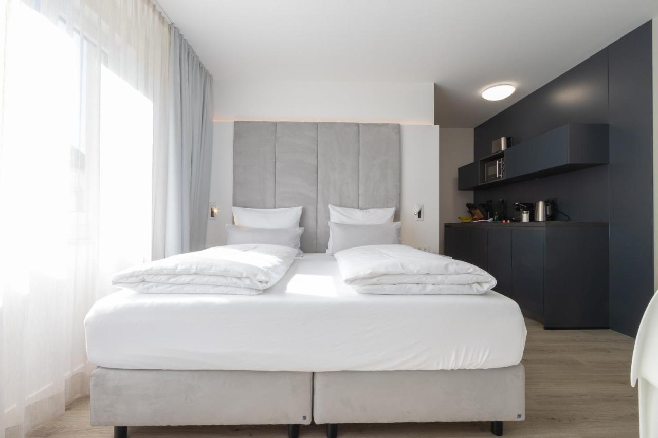 Zzzpace Smart-Hotel Bielefeld Zentrum Buitenkant foto